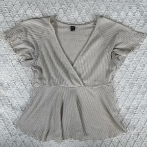 SHEIN Cream Knit Peplum Top Women's Medium Short Sleeve V-Neck